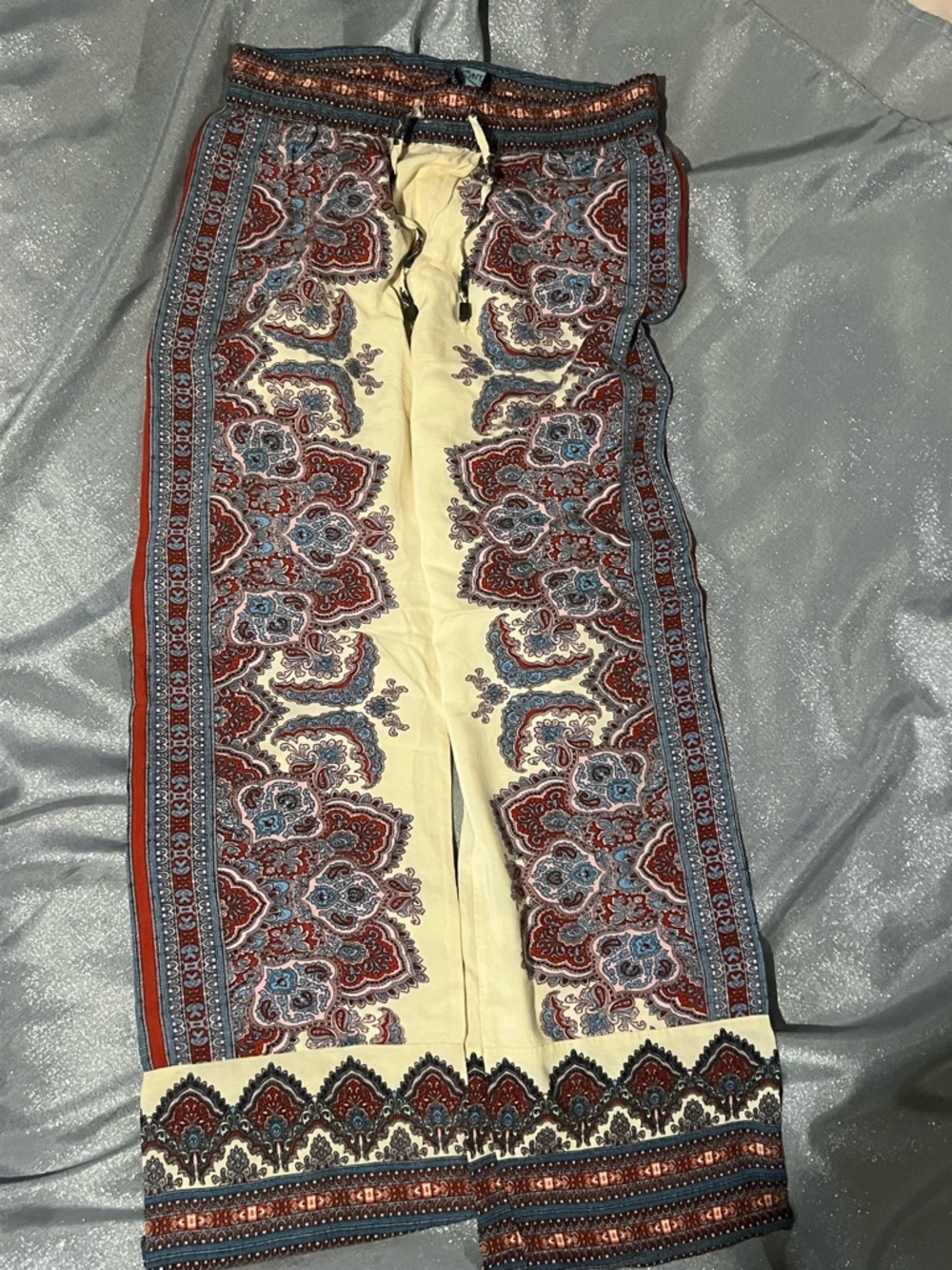 Cynthia Rowley Cream Wide-Leg Pants with Red & Blue Paisley Border